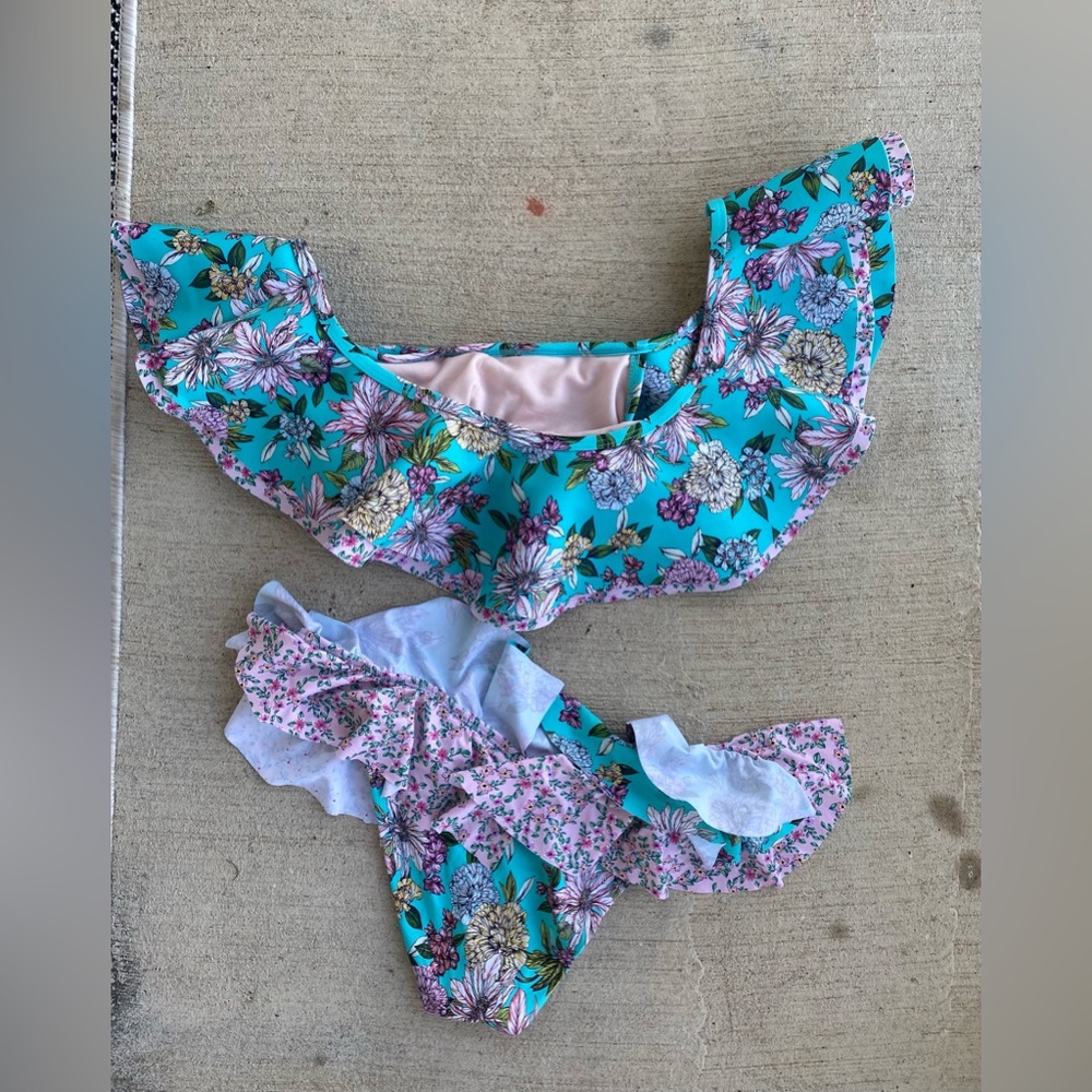 GB Flower Power Double Ruffle Bikini Swimsuit Set, Size Medium - Picture 4 of 5